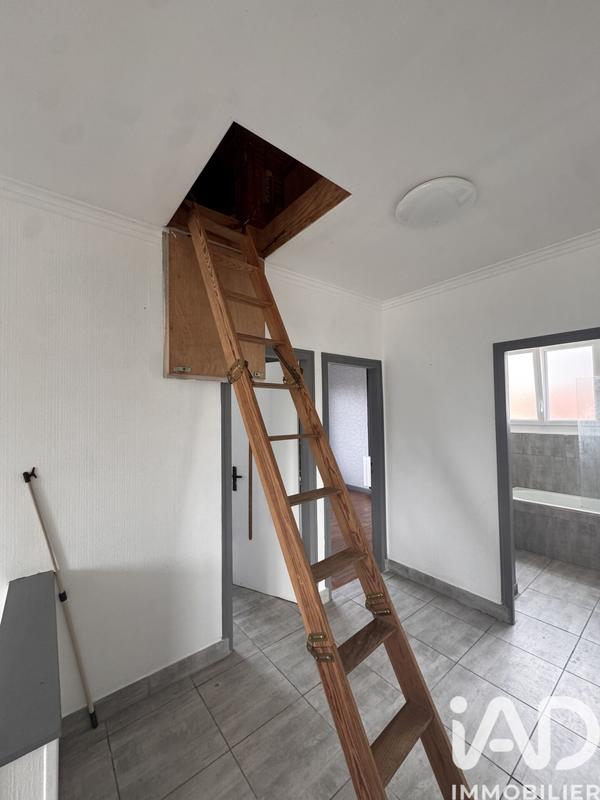 Maison - 180 m² - 8 pièces