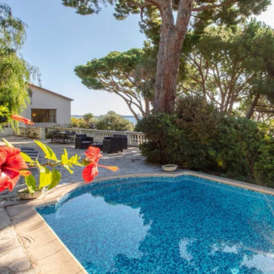 Maison - 222 m² - 7 pièces