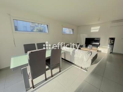 Maison - 91 m² - 4 pièces