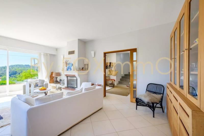 Maison - 211 m² - 6 pièces