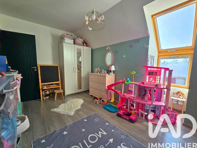 Maison - 93 m² - 5 pièces