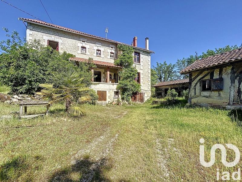 Maison - 375 m² - 10 pièces