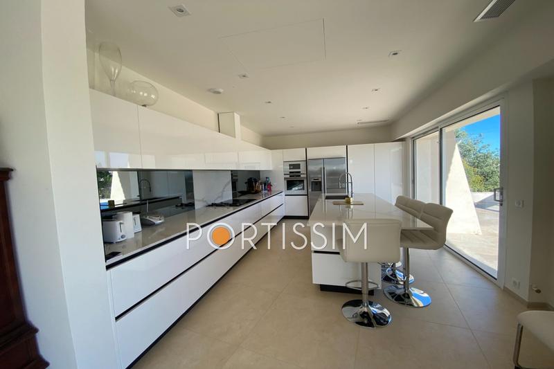 Maison - 435 m² - 7 pièces