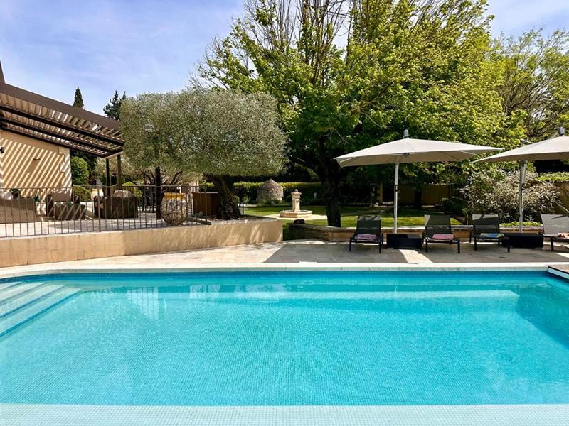 Maison - 300 m² - 6 pièces