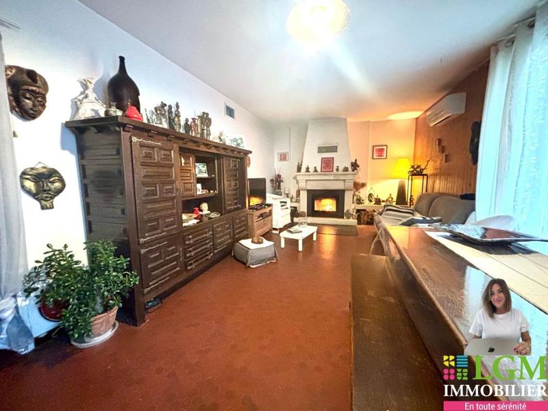 Immeuble - 90 m² - 2 pièces