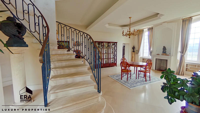 Château - 600 m² - 15 pièces