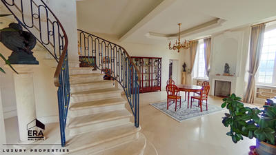 Château - 600 m² - 15 pièces