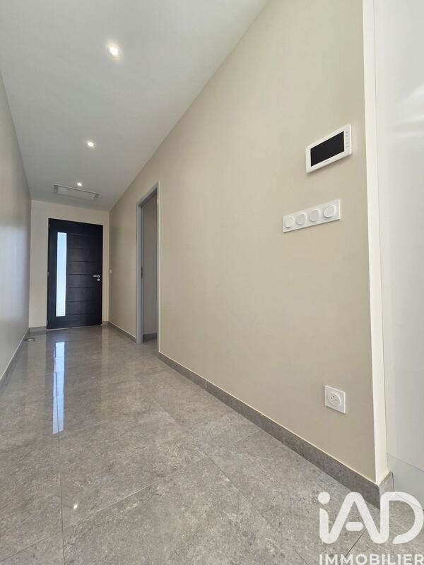 Maison - 105 m² - 4 pièces