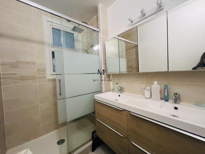 Appartement - 100 m² - 5 pièces