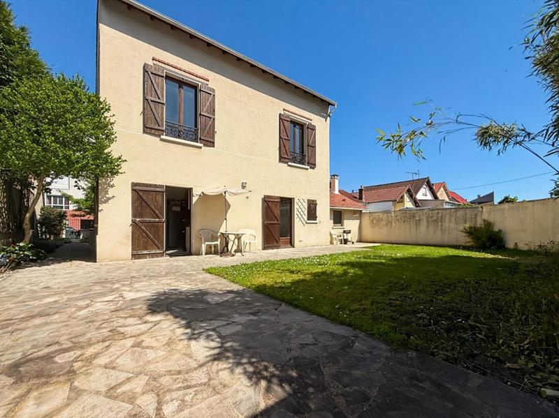 Maison - 231 m² - 8 pièces