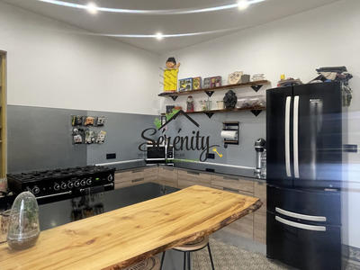 Maison - 205 m² - 7 pièces