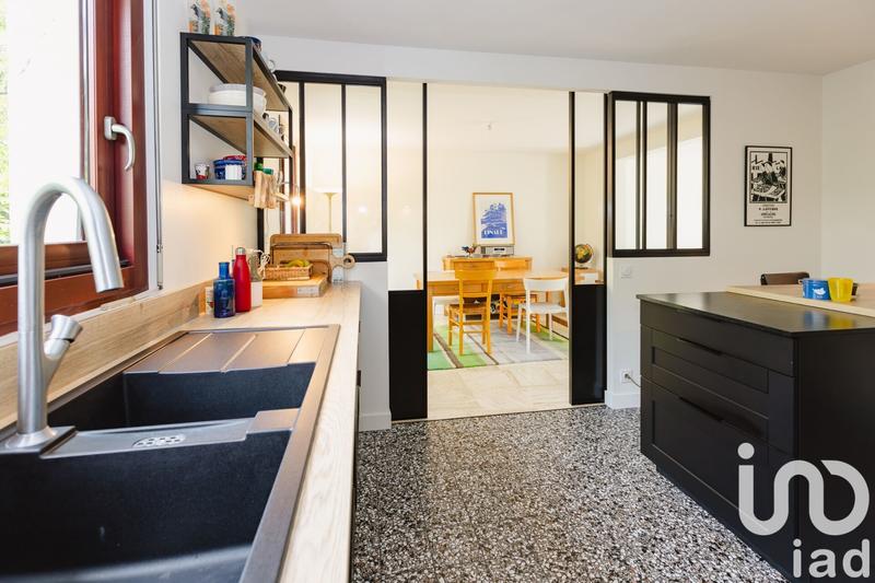 Maison - 246 m² - 8 pièces