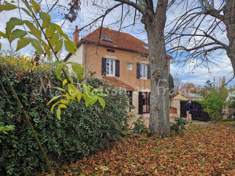 Maison - 240 m² - 1 pièce
