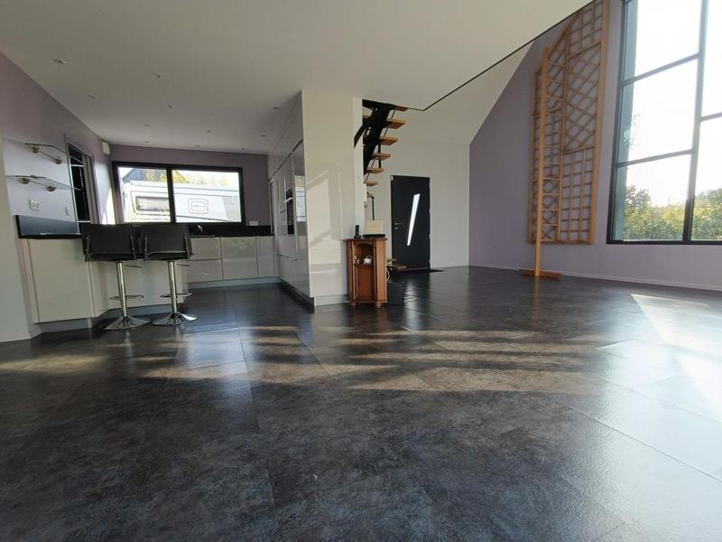 Maison - 200 m² - 5 pièces