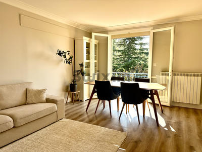 Maison - 195 m² - 9 pièces