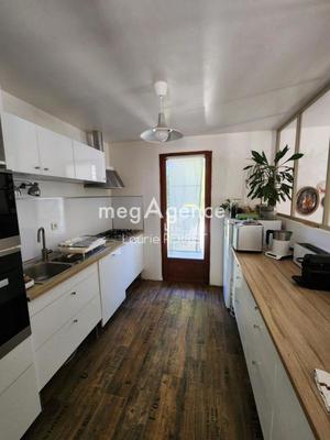 Maison traditionnelle - 143 m² - 7 pièces