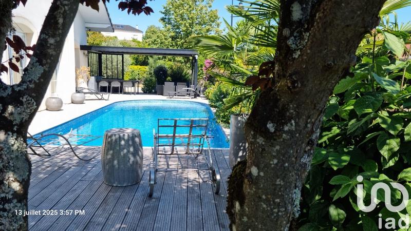 Maison - 210 m² - 7 pièces