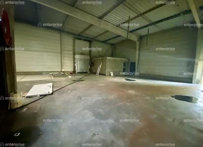 Entrepôt - 450 m²