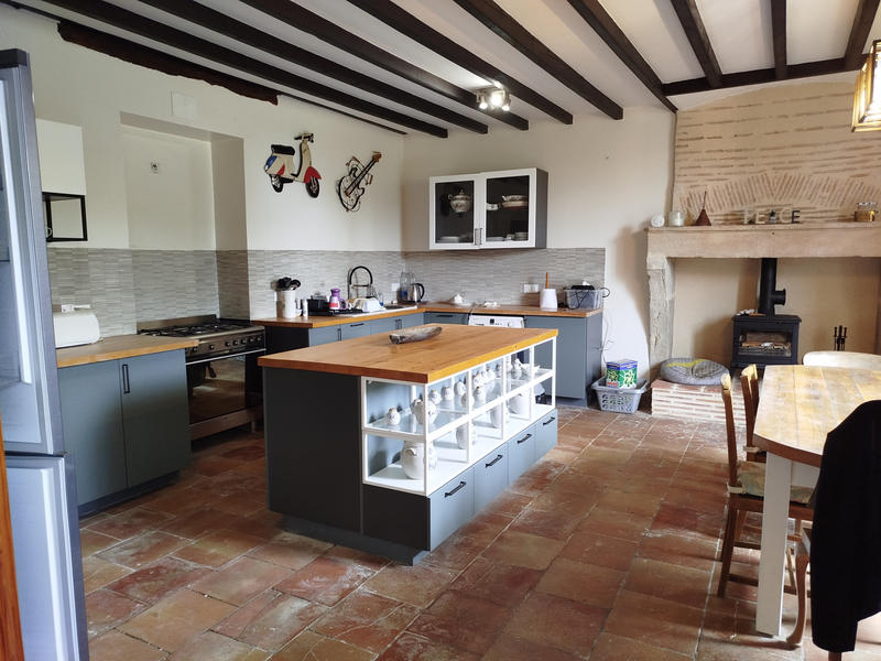 Maison - 234 m² - 7 pièces