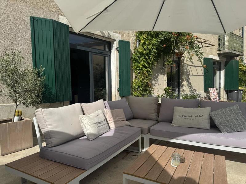 Maison de village - 400 m² - 12 pièces