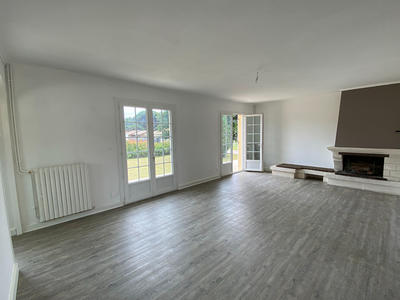 Maison - 95 m² - 5 pièces