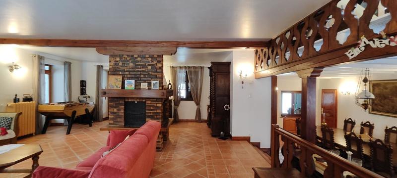 Maison - 246 m² - 7 pièces
