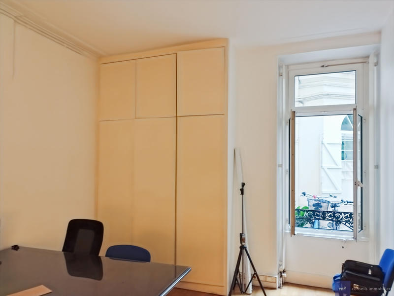 Bureau - 99 m² - 4 pièces