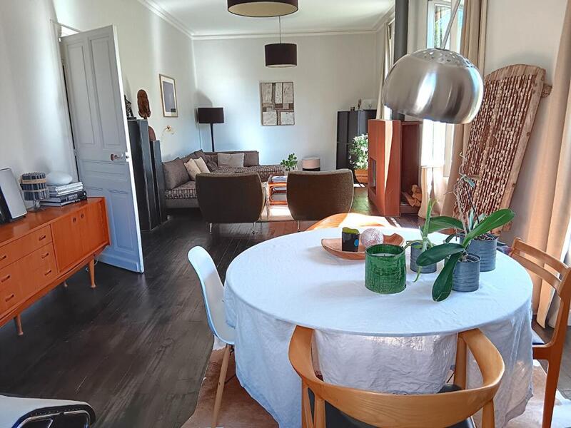 Maison - 200 m² - 8 pièces