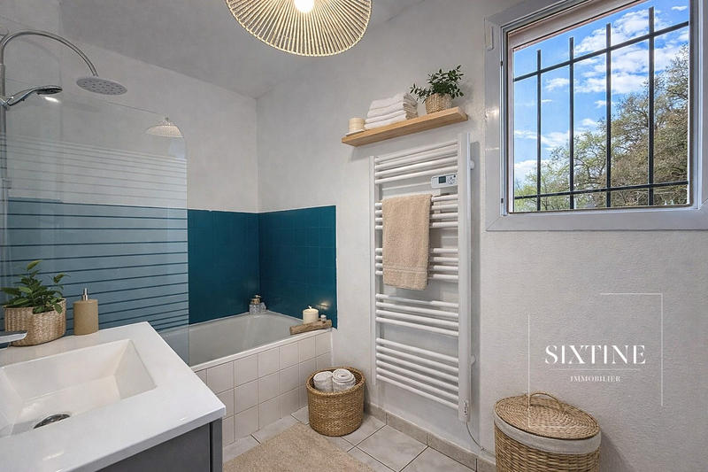 Maison traditionnelle - 82 m² - 4 pièces