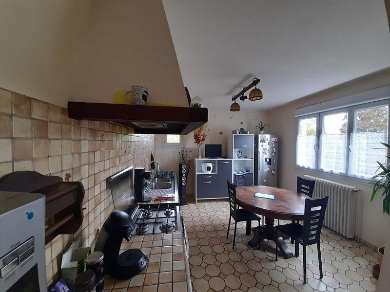 Maison - 220 m² - 7 pièces