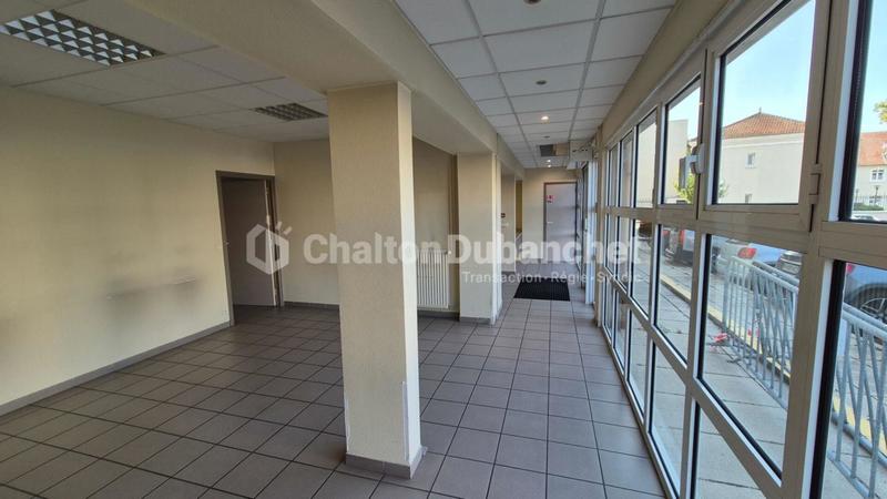 Local d'activité / Entrepôt - 250 m² - 5 pièces