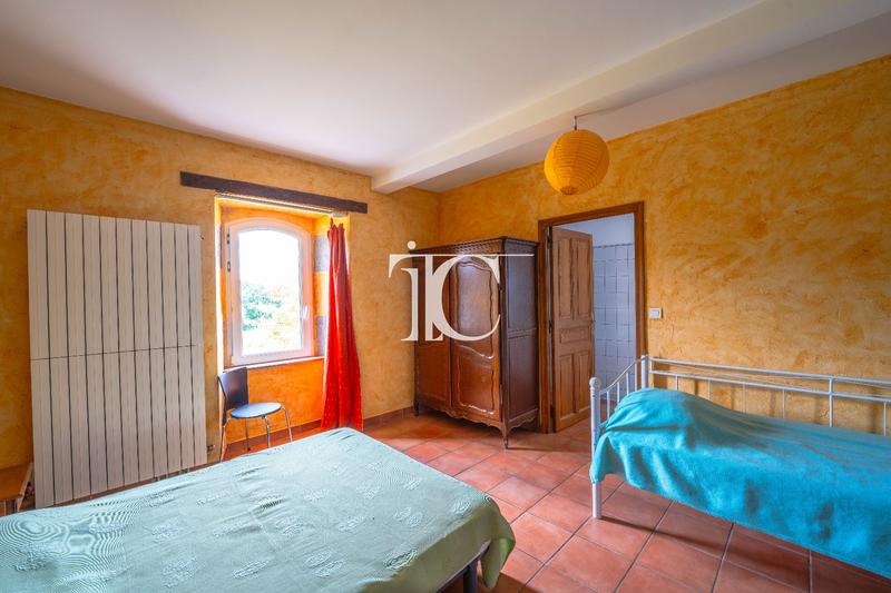 Maison - 354 m² - 14 pièces