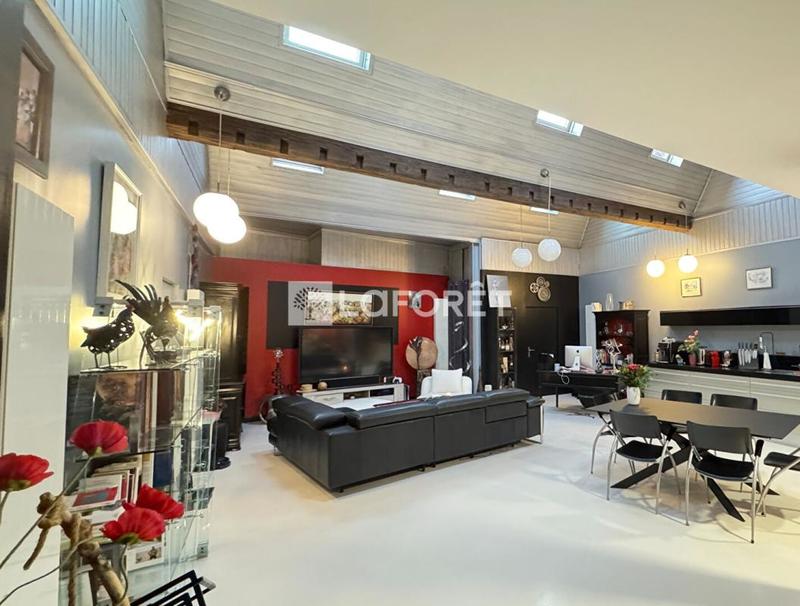 Loft - 185 m² - 5 pièces