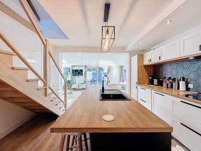 Maison - 144 m² - 6 pièces