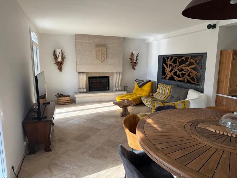 Maison - 360 m² - 12 pièces