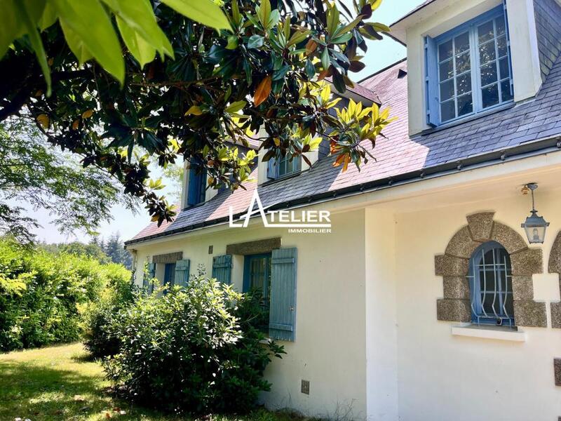 Maison - 220 m² - 7 pièces