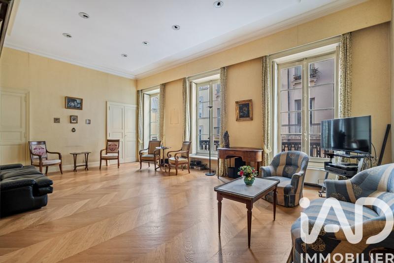 Appartement - 150 m² - 5 pièces