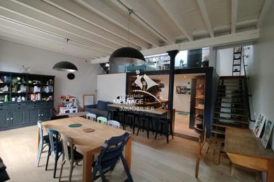 Loft - 168 m² - 6 pièces