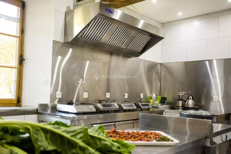 Maison - 557 m² - 20 pièces