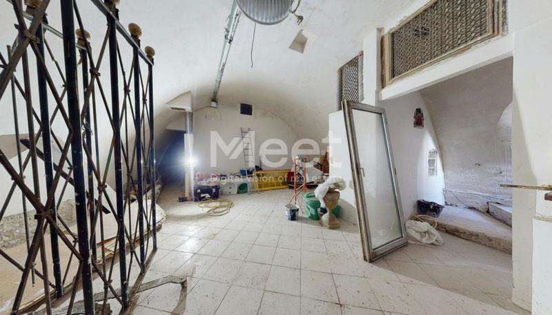 Local commercial - 100 m² - 4 pièces