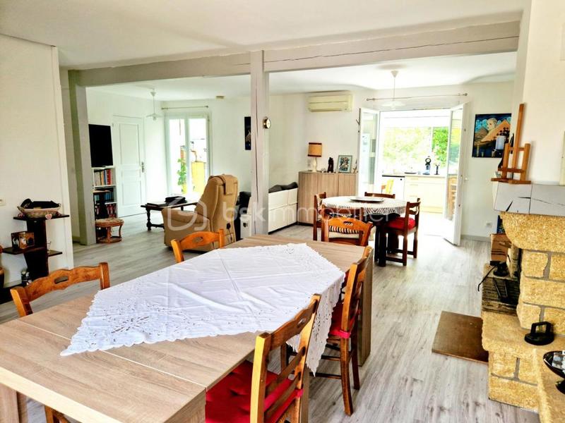 Maison traditionnelle - 134 m² - 6 pièces