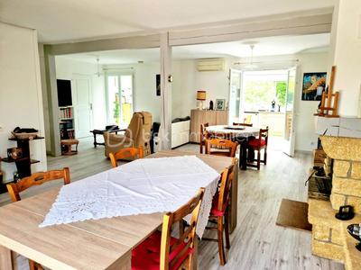 Maison traditionnelle - 134 m² - 6 pièces