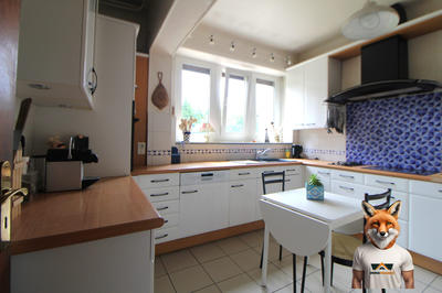 Maison - 246 m² - 9 pièces