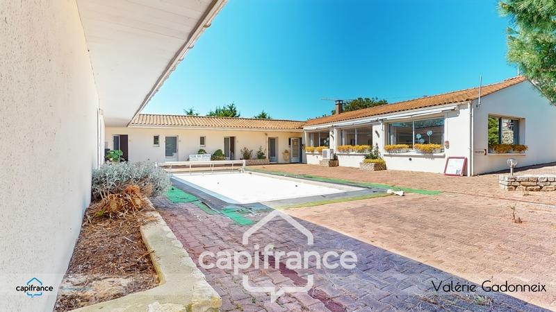 Propriété - 765 m² - 23 pièces