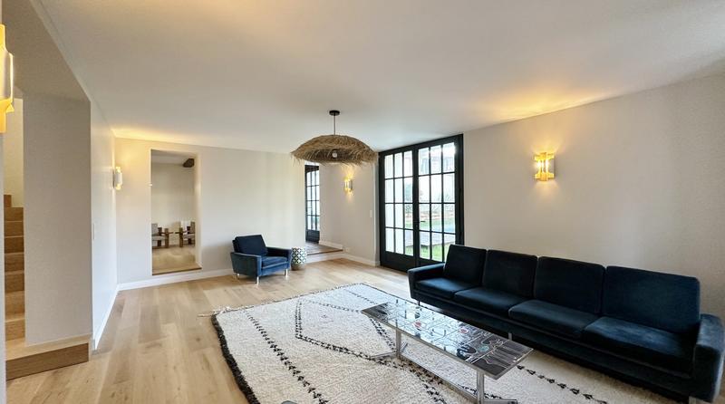 Maison - 200 m² - 6 pièces