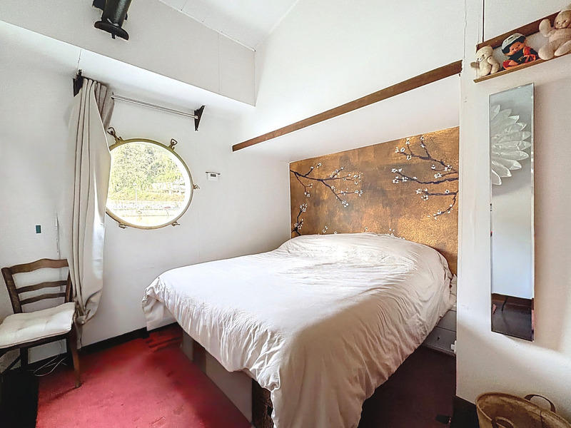 Péniche - 170 m² - 7 pièces