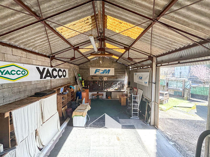 Maison - 285 m² - 10 pièces