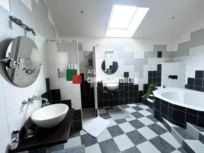 Maison de ville - 181 m² - 6 pièces