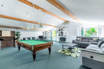 Maison - 228 m² - 8 pièces