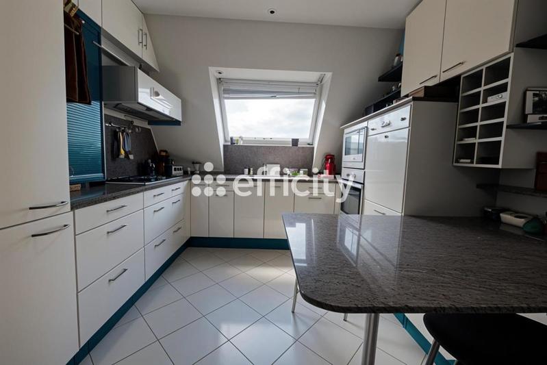 Appartement - 98 m² - 5 pièces